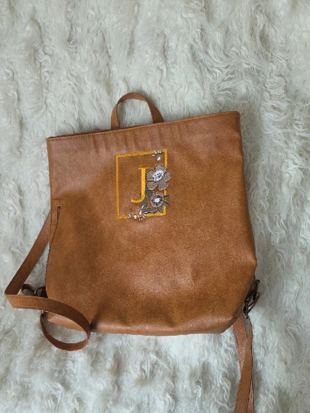 thirty-one Tan Faux Leather Tote with Light Gray Interior and Branded Tag
